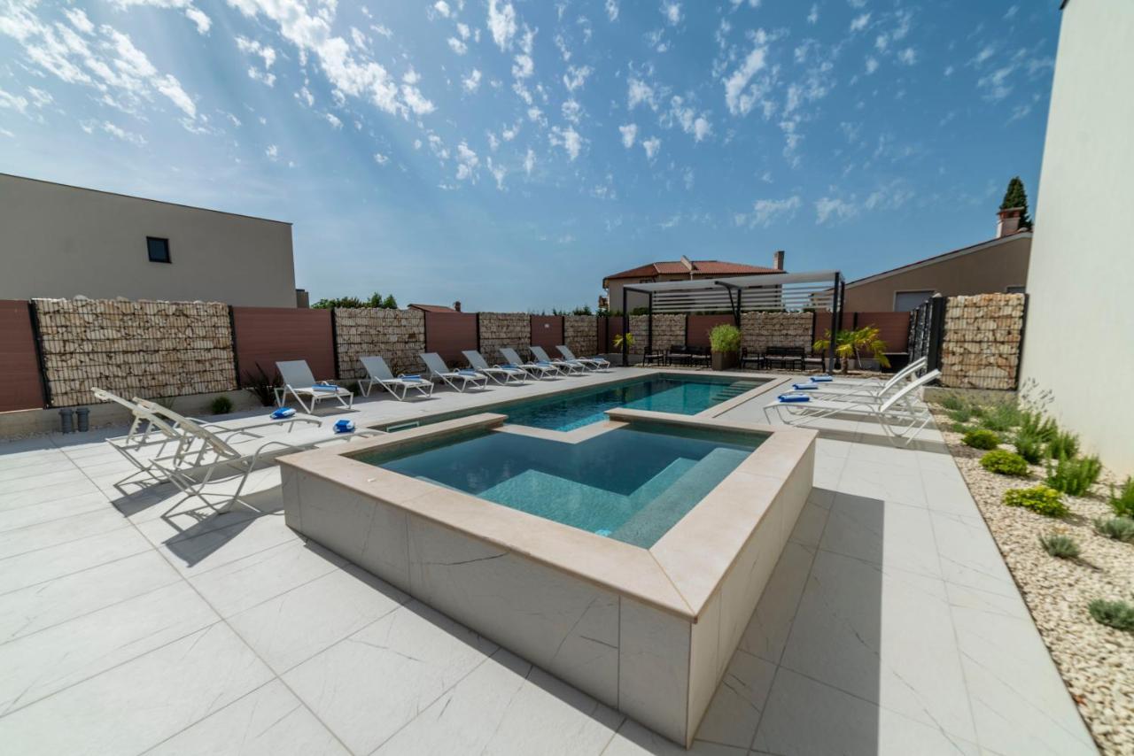 PUY Pinna Residence - Tonna מראה חיצוני תמונה